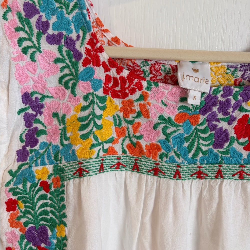 J Marie Colorful Embroidered Floral Top - Picture 7 of 8
